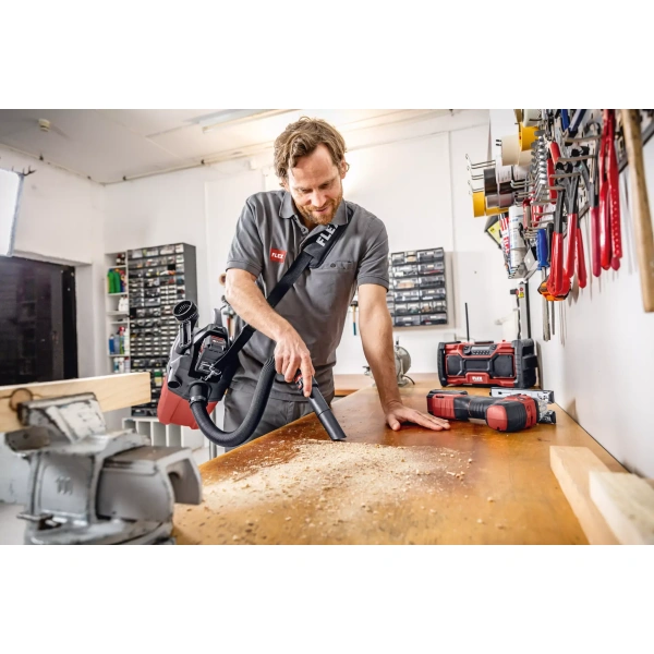 Aspirador compacto con limpieza manual del  ltro, 6 l, clase L - Imagen 8